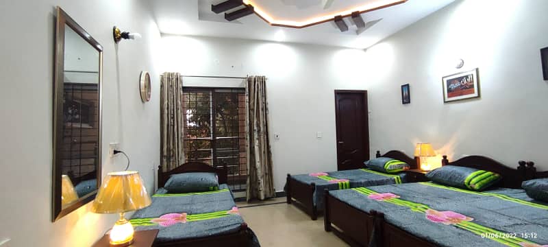 Best GIRLS HOSTEL (Bigway Executive Living) Furnished Sharing Rooms for WORKING Women, UMT, Bahria University, KIPS, JOBIAN Girls 6