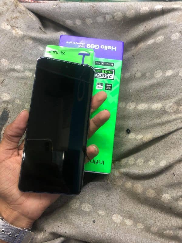 Infinix hot 40 pro 8+8/256 1