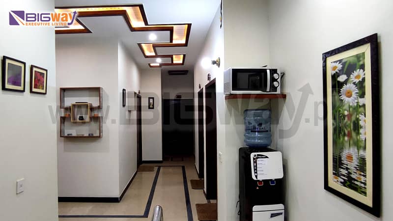 Executive GIRLS HOSTEL for WORKING Women, UMT, Bahria University, UOE, KIPS, NOA & JOBIAN Girls offering Fully furnished Rooms 8