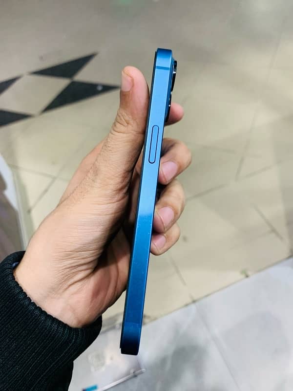 Iphone . 13.128 gb. . . pta approved. . . Blue colour. . 98%condition 1