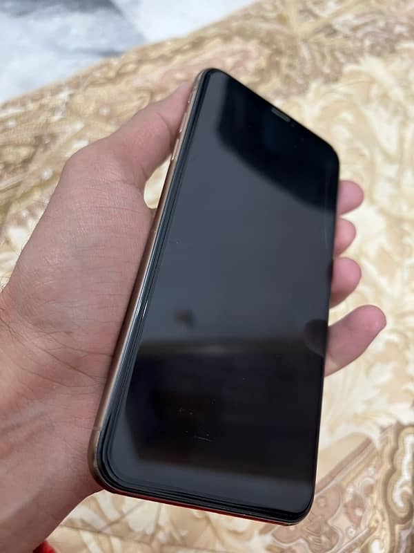 iphone xs max 256 non pta 4