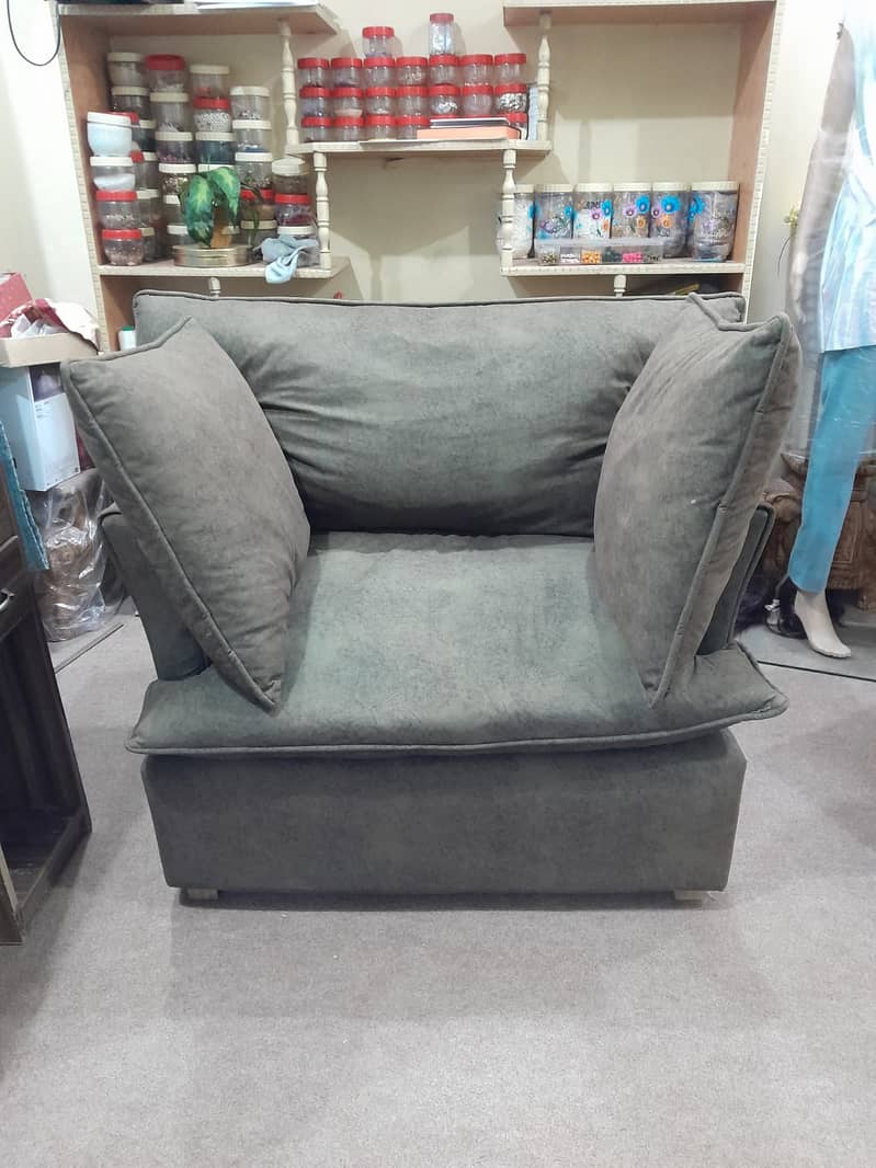 Elegant 2 Sofa Set for Sale in Islamabad – Like New Condition 4