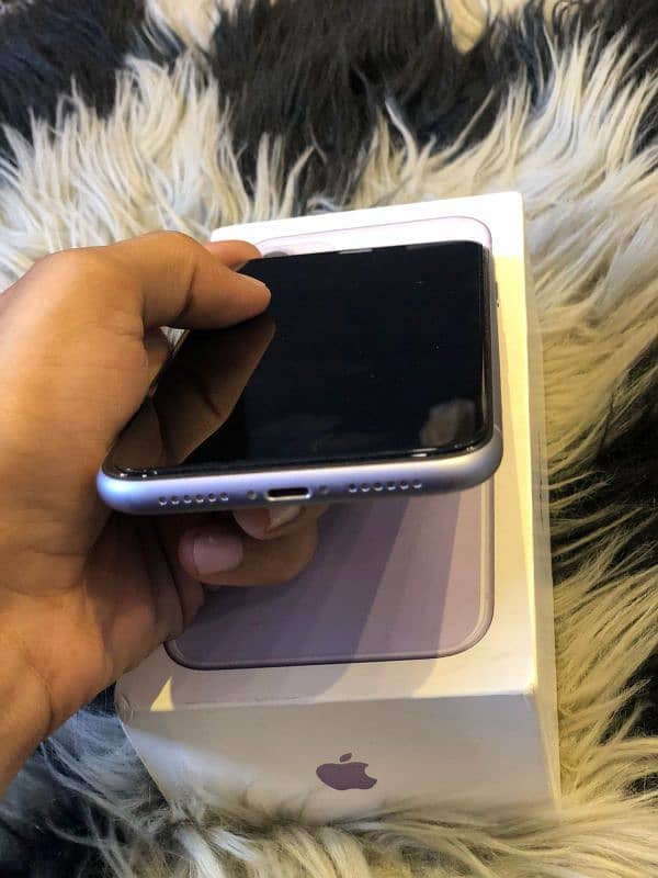 Iphone 11 64gb dual approved (physical+Esim) 12