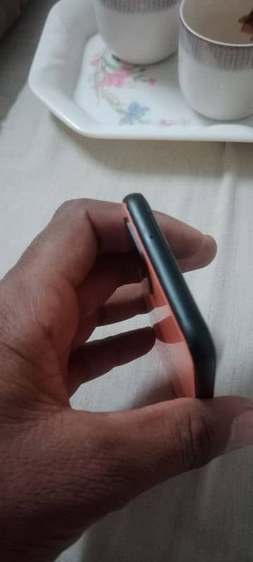 google pixel 4  . . 03150065311 7