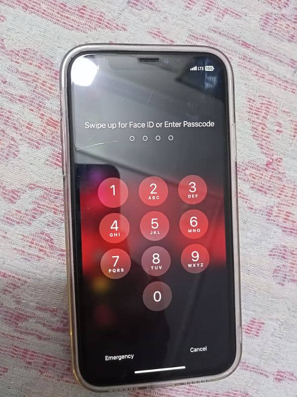 iphone XR factory unlock 4 month sim working 7