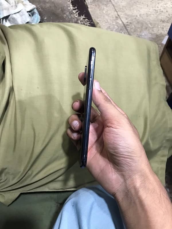 i phone x, pta approved official,64 gb,battery health 83,all ok . 5