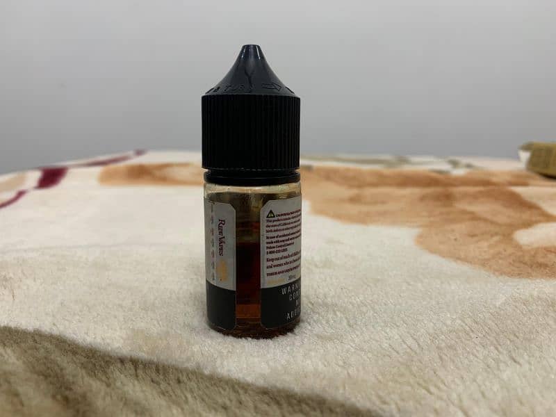 2 Vapes & 2 Flavors (Used) 17