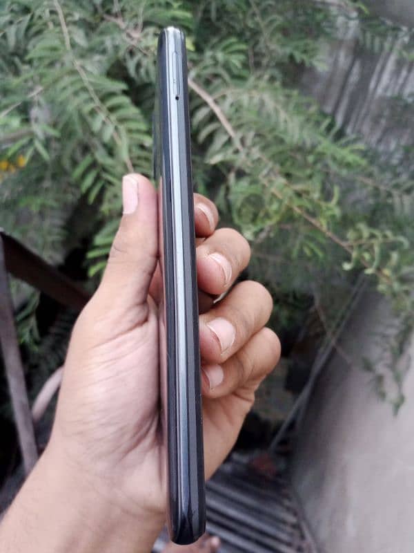 Realme c25 1