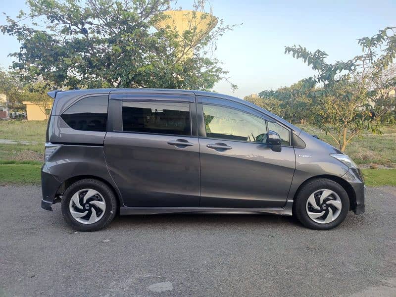 Honda Freed 2016 Model 2022 end import 3.5 grade 4