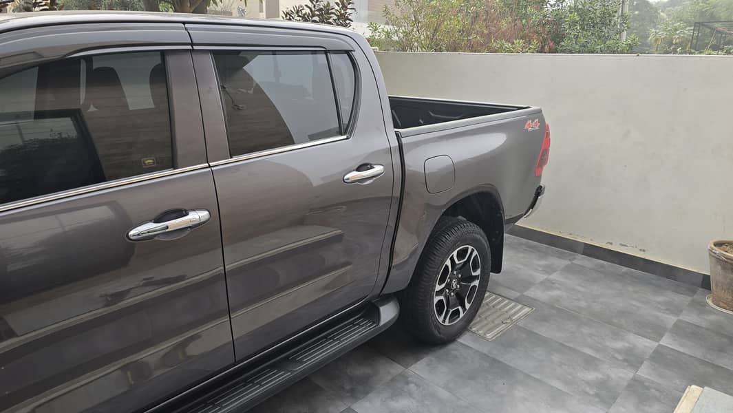 Toyota Hilux Revo V 2.8 2021 Model Mint Condition 9