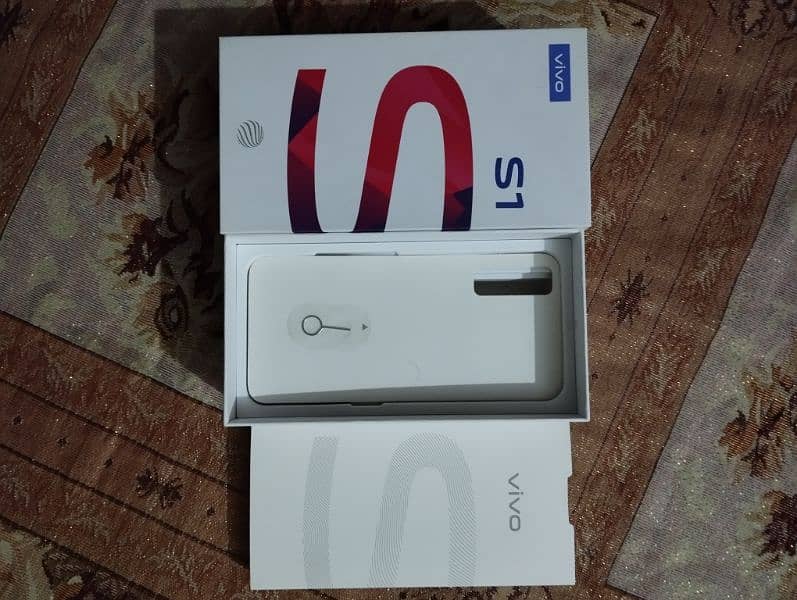 Gift for Vivo S1 lovers in almost new condition 7