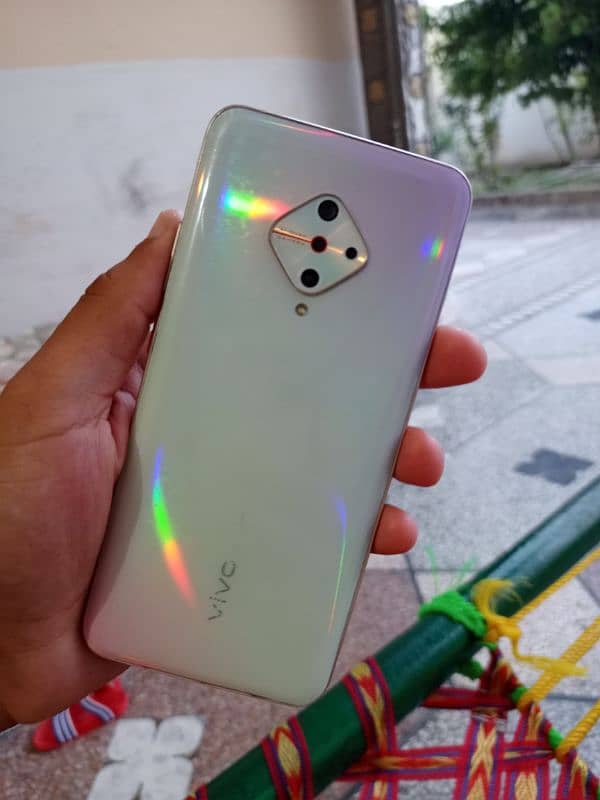 Vivo y51 with box 3