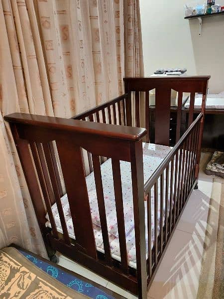 Baby cot / crib 1