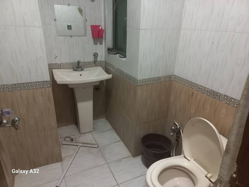 Non Furnished Studio Room available in bahria town phase 4 # civic center 1