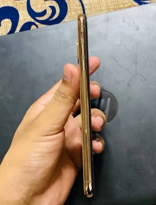 iPhone xs max non pta with box 2