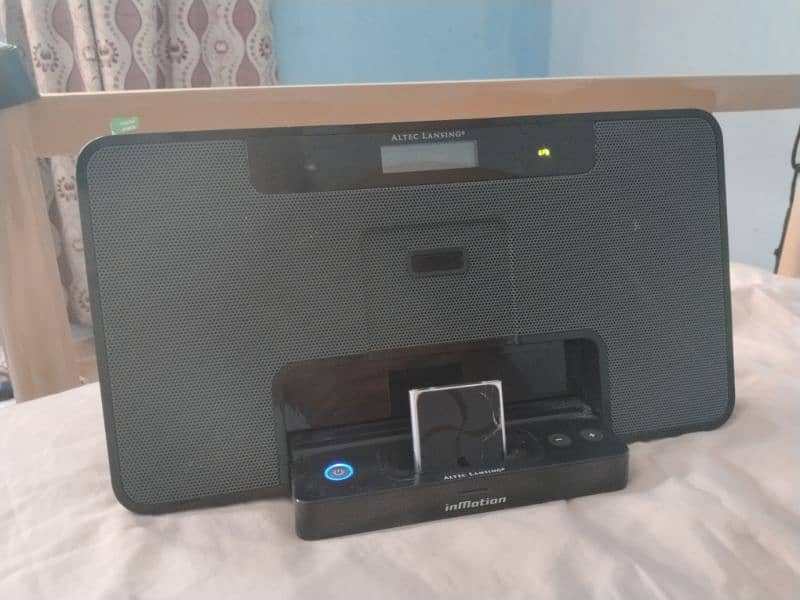 altac Lansing rechargeable dock like Bose 0