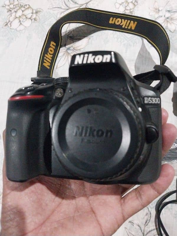 Nikon d5300 with kit lens 0