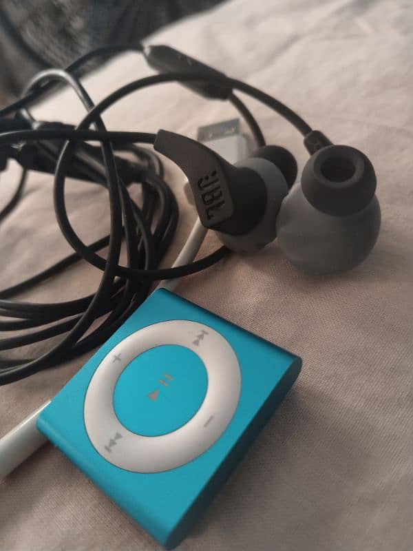 apple iPod shuffle original with JBL handfree like Bose 0