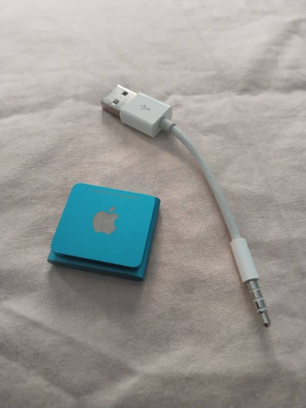 apple iPod shuffle original with JBL handfree like Bose 2