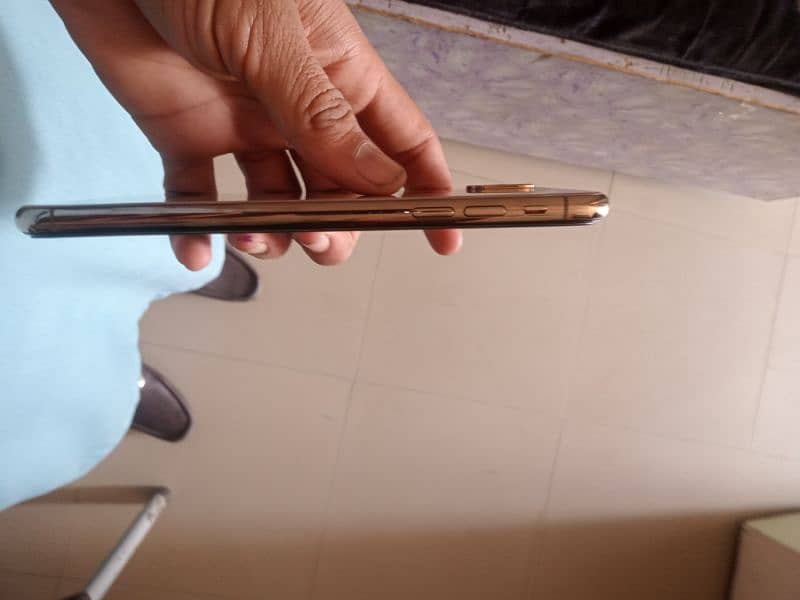 i phone xs max 256 gb pta approved 4