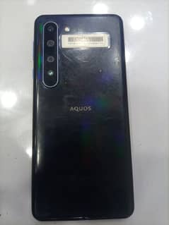 AQUOS R5G 10/10