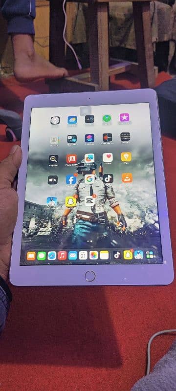 I pad 6th generation 32gb sim Wala non pta 0