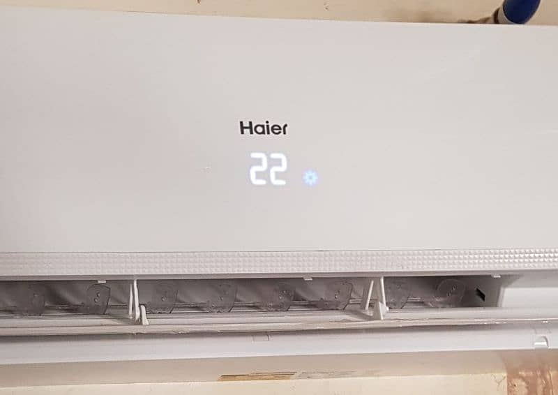 Haire AC DC inverter 1.5 ton condition 10 by 10 all okay 1