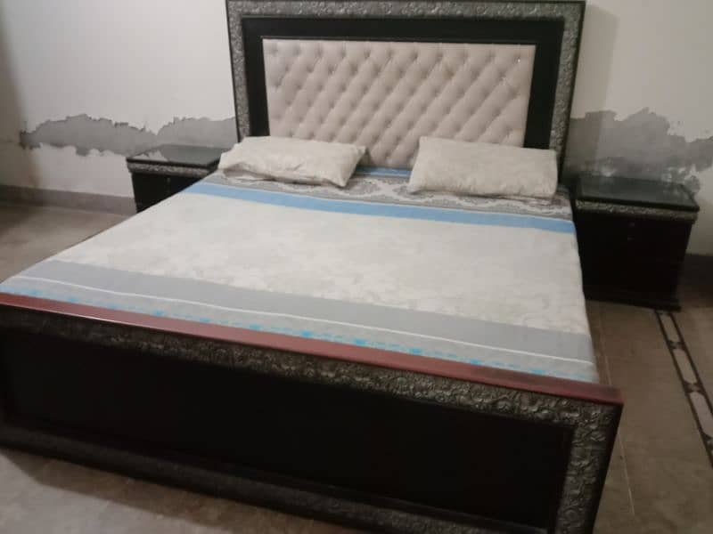 king size bed set with metres cover nhi hai metres ka. 0