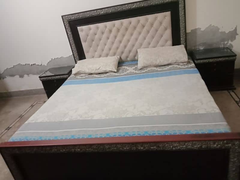 king size bed set with metres cover nhi hai metres ka. 1