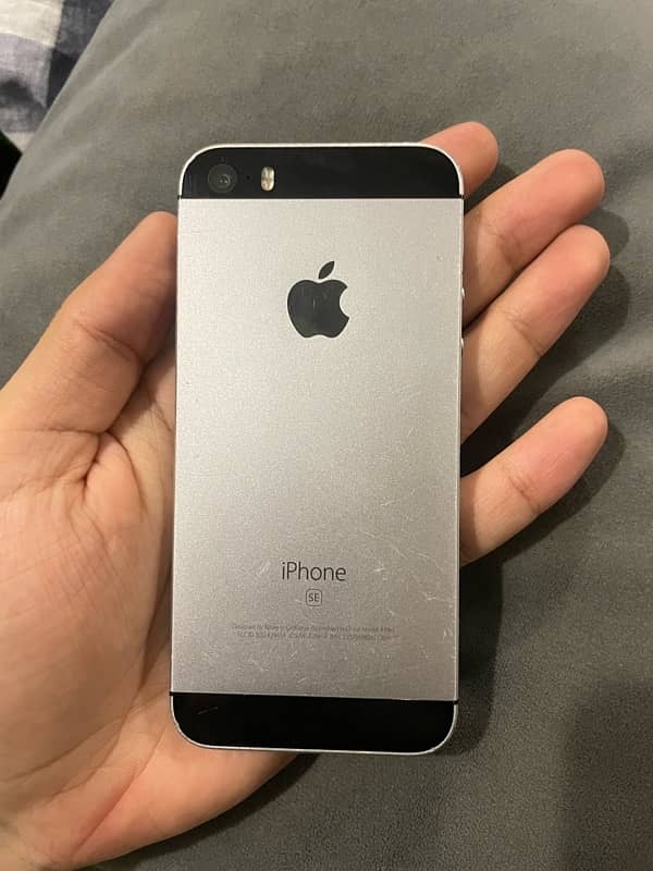 IPHONE SE Pta Approved 32 GB Grey 1