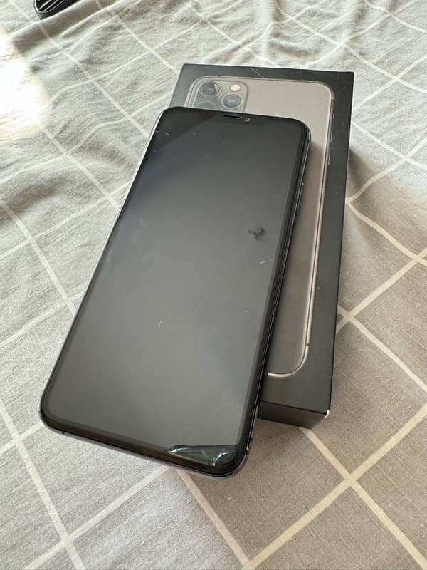 Iphone 11 pro max 256gb PTA Approved 1