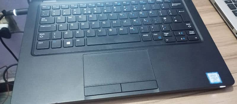 Dell laptop i5 8 Gen 1