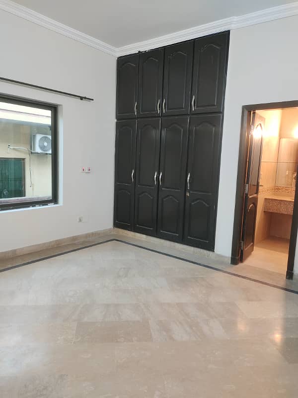 Beautiful 24 Marla upper portion available for rent in F-11 Islamabad at big and close end street, 3 bedrooms with bathrooms, drawing, dining, TVL, car porch, All miters separate, and water separate, near to park, near to markaz. 3