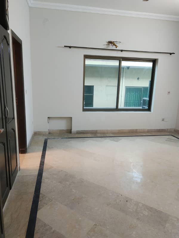 Beautiful 24 Marla upper portion available for rent in F-11 Islamabad at big and close end street, 3 bedrooms with bathrooms, drawing, dining, TVL, car porch, All miters separate, and water separate, near to park, near to markaz. 7