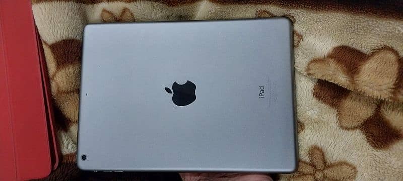 ipad Air 16GB wifi Like New Condition 0