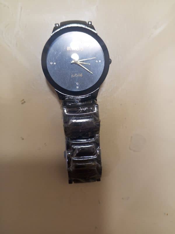 I m selling rado watch in new condition 2