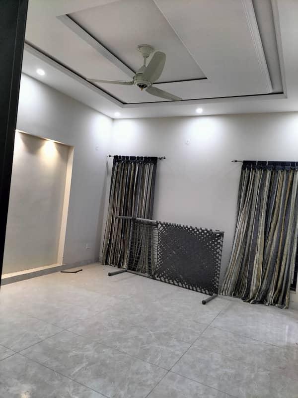 10 Marla Luxury Like Brand new house For Rent In Talha Block Sector E Bahria Town Lahore 30