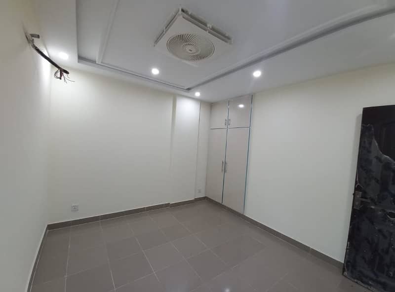 2 BED APARTMENT | AA BLOCK | FACING CANAL | NON FURNISHED | LIFT AVAILABLE 24/7 17