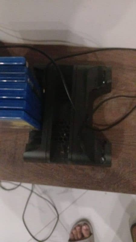 Ps4 500 GB in great condition 3