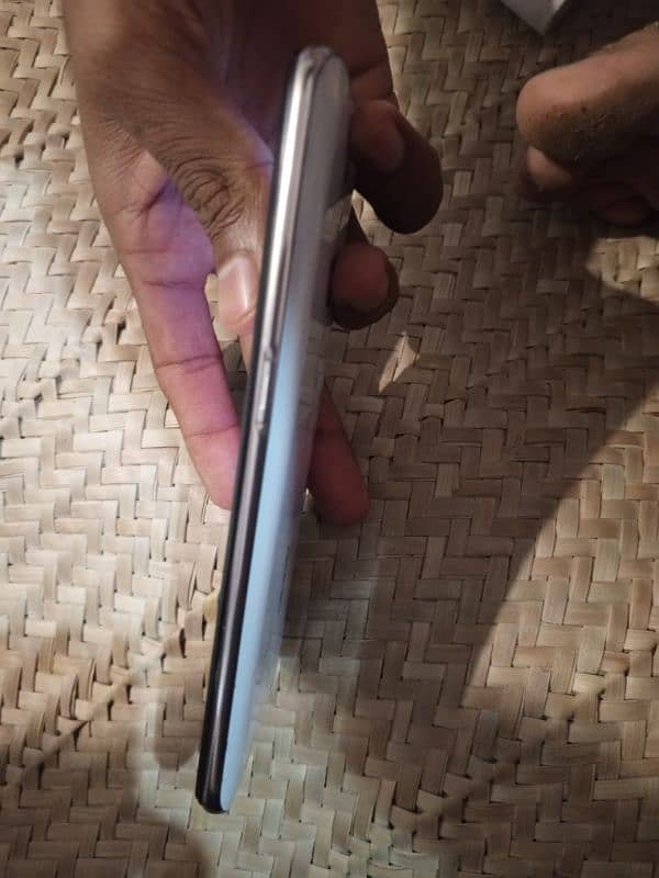 oppo mobile back lightly broken 3