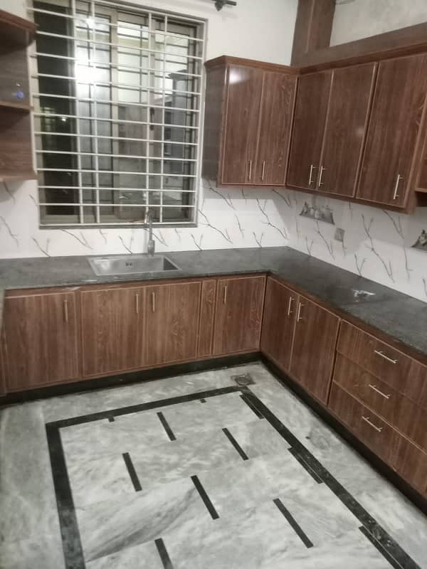 7 marla upper portion available for rent in h 13 Islamabad 3