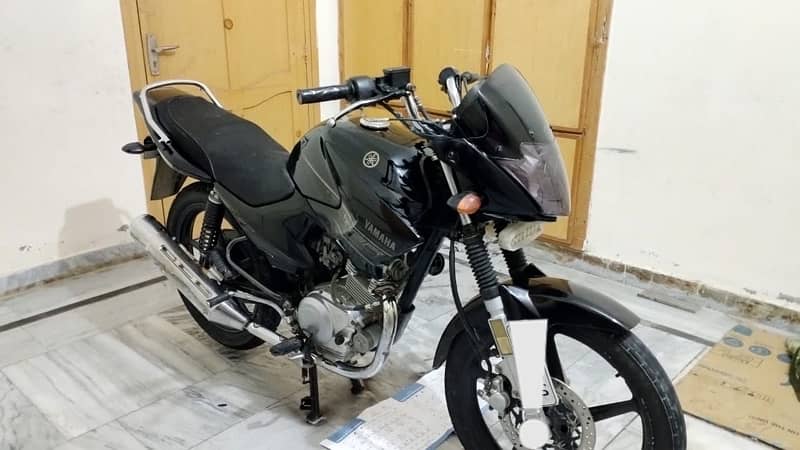 Yamaha YBR Black colour perfect Condition 1