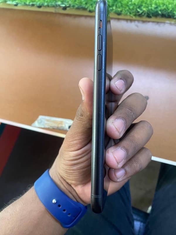 iPhone XR pta 1