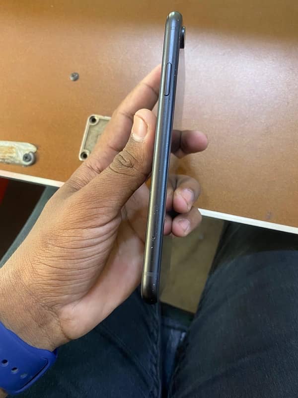 iPhone XR pta 4