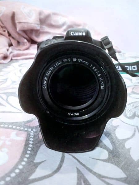 Canon 750D+ 18-135mm lense. 32 GB card+ bag 2