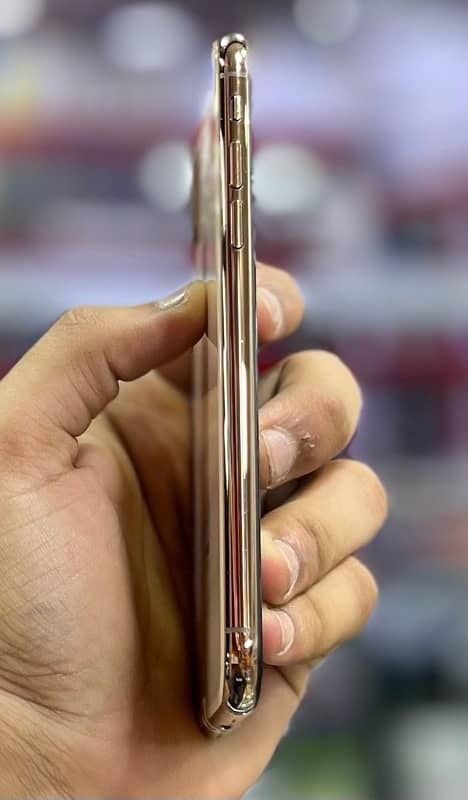 Urgent sale iphone xs 64 gb non pta face id failed truetone of 2