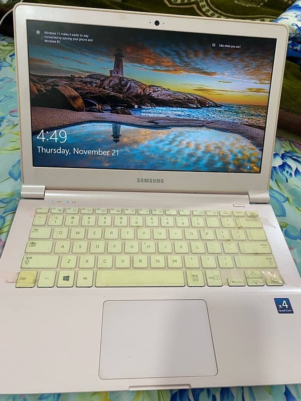 Samsung laptop model 905S3G slightly used very light pink in colour 0