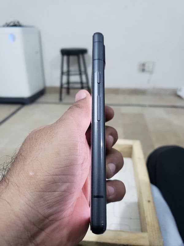 Google pixel 7a 10/10 condition 3