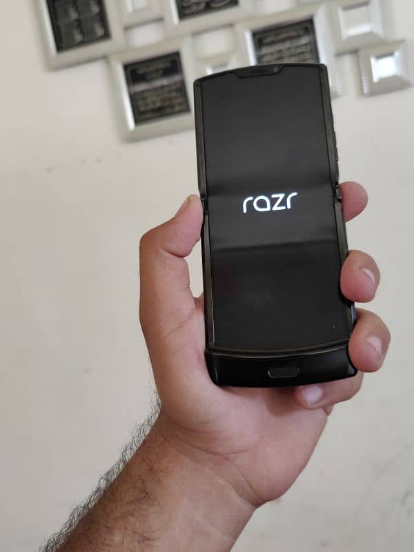 Motorola Razr Foldable Phone 128+6 2