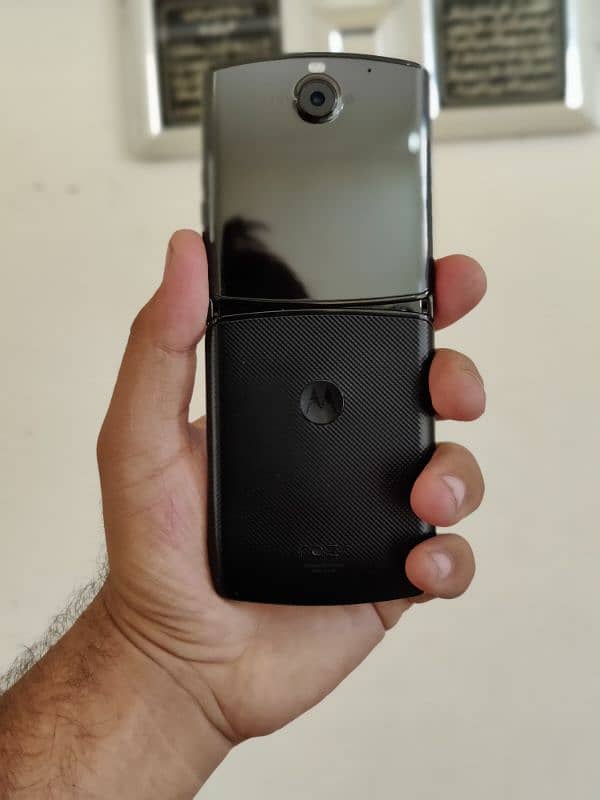 Motorola Razr Foldable Phone 128+6 6